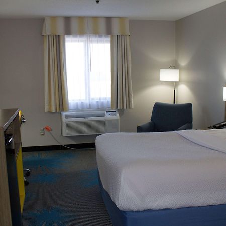 Days Inn By Wyndham Colby Esterno foto