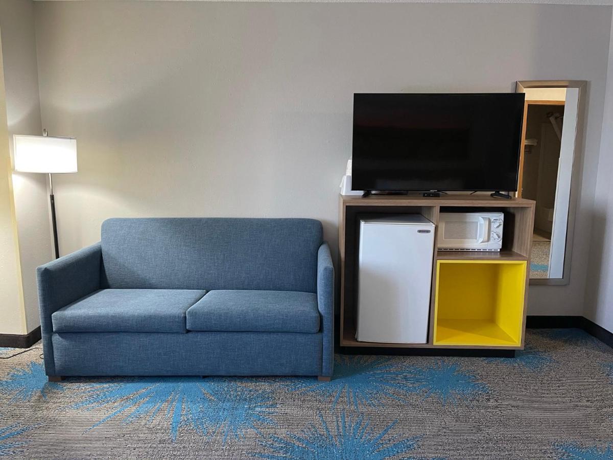 Days Inn By Wyndham Colby Esterno foto