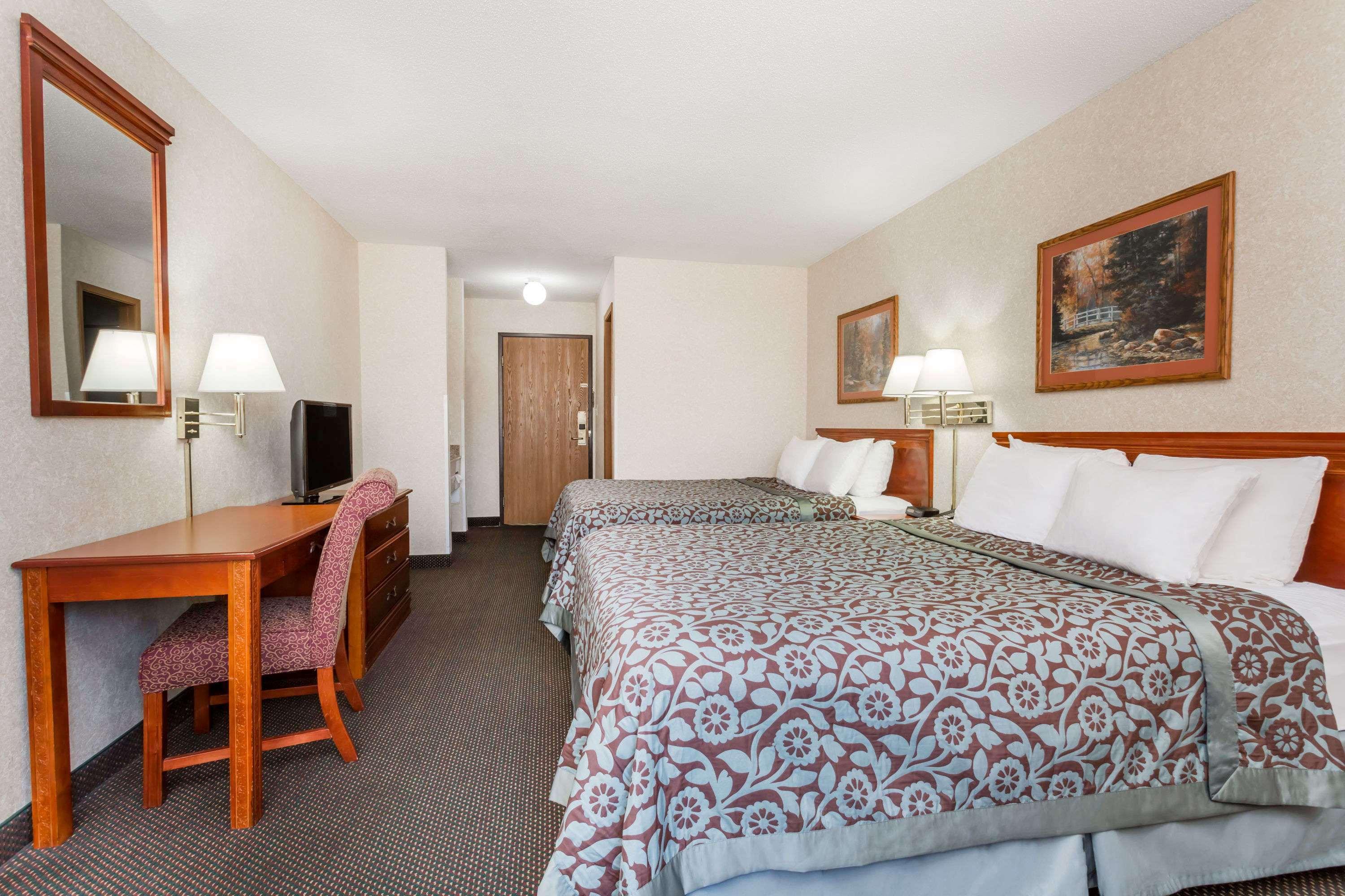 Days Inn By Wyndham Colby Esterno foto