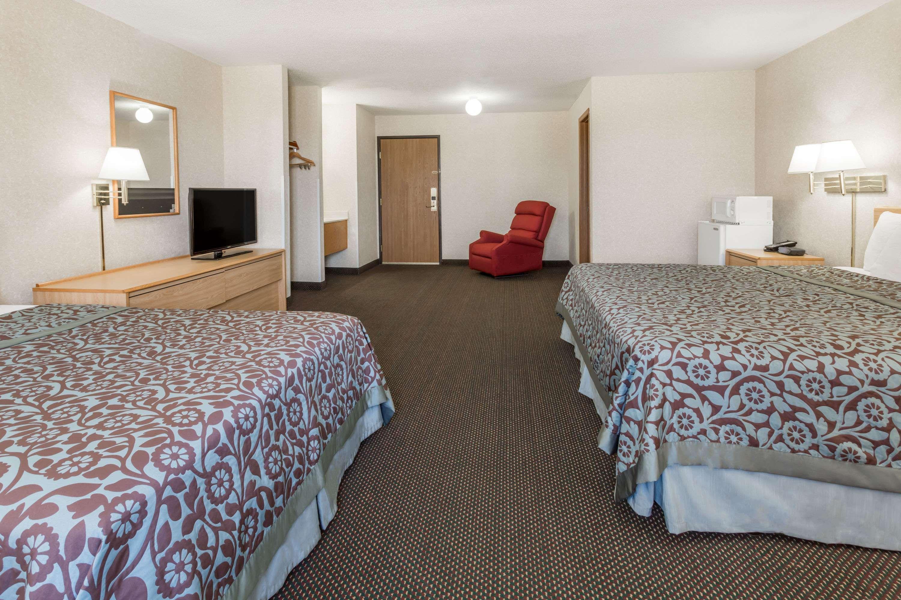 Days Inn By Wyndham Colby Esterno foto