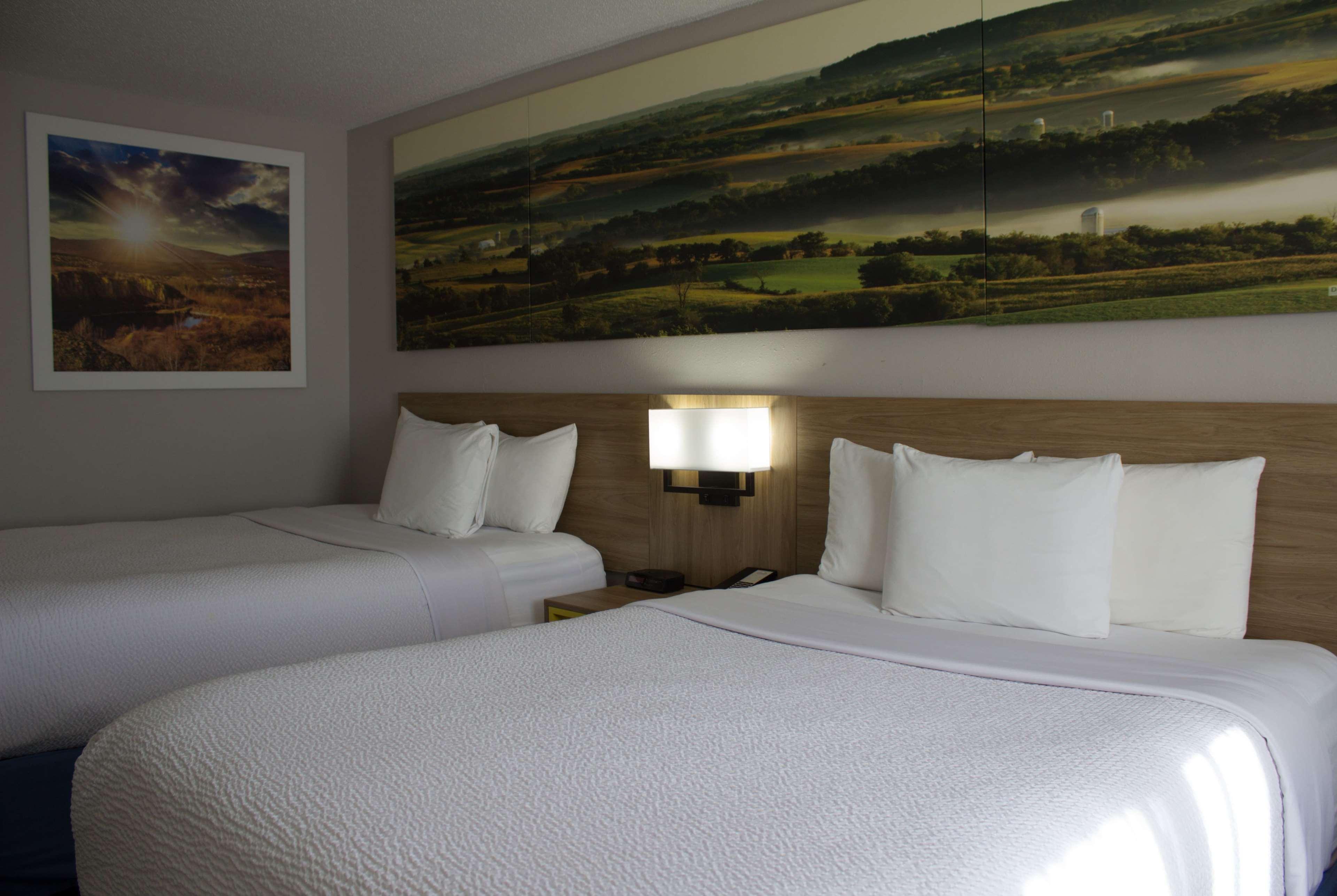 Days Inn By Wyndham Colby Esterno foto