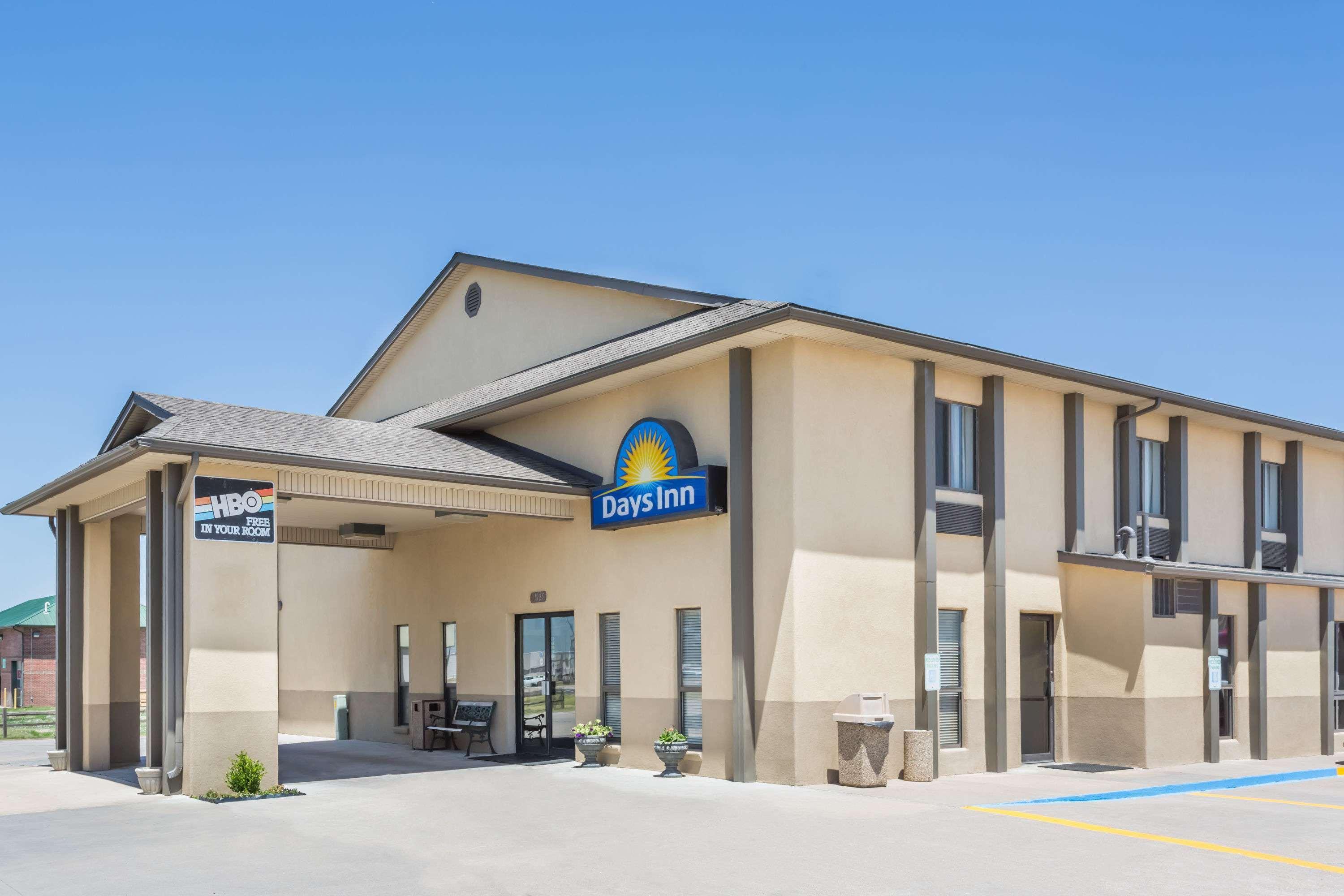Days Inn By Wyndham Colby Esterno foto