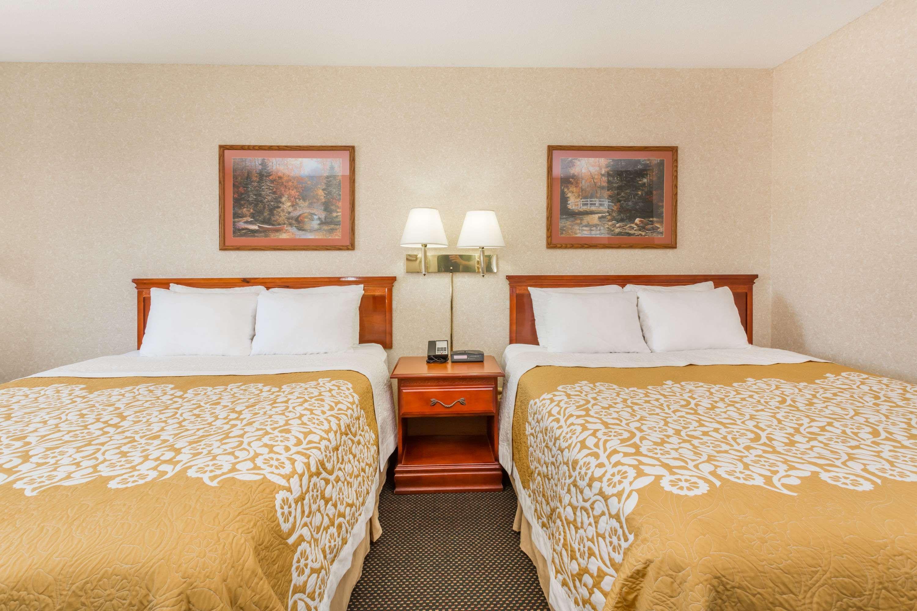 Days Inn By Wyndham Colby Esterno foto